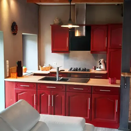La Maison Volcanique بيت للعطل